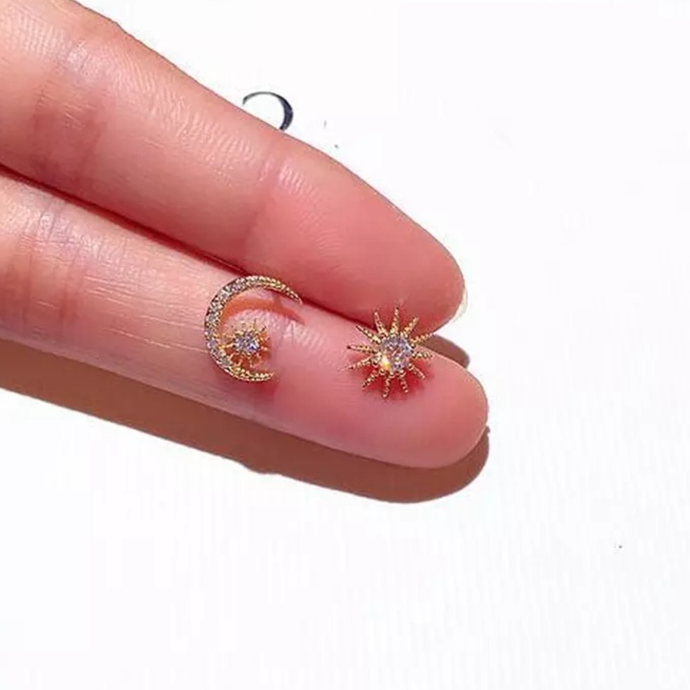 sold out❌Moon Star Stud Earrings Bohemian & Zircon - Picture 1 of 2